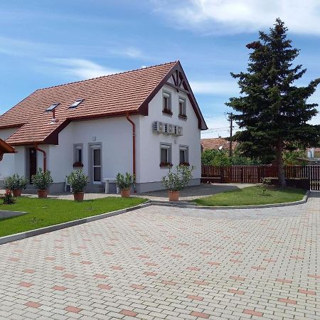 Kertész Apartmanok Hegykő Exterior foto