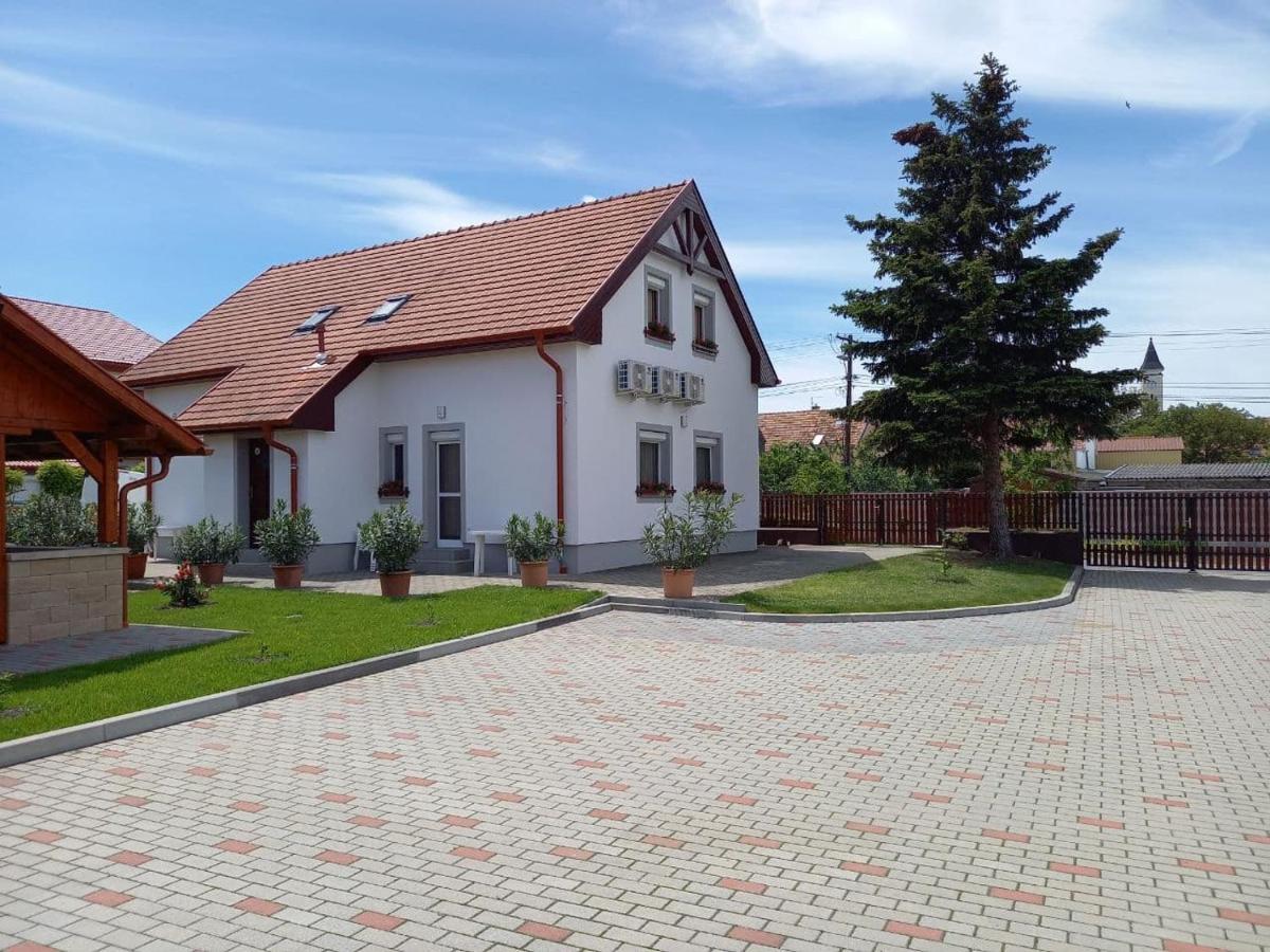 Kertész Apartmanok Hegykő Exterior foto